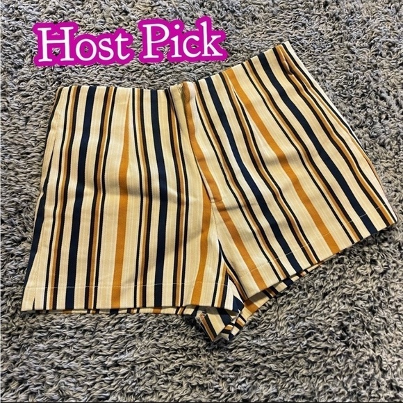 Forever 21 Pants - ✅HOST Pick✅ Forever 21 High Rise Shorts, Large
